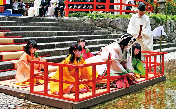 葵祭【京都】『源氏物語』の名場面「車争い」を想像できるお祭